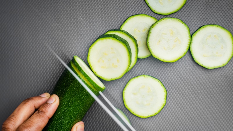 ズッキーニのぬめりは食べても大丈夫？見分け方と保存のコツ
