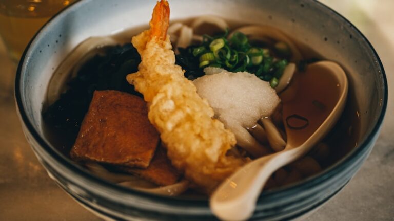 うどんの賞味期限切れはいつまで平気？種類別の目安と傷みの見分け方