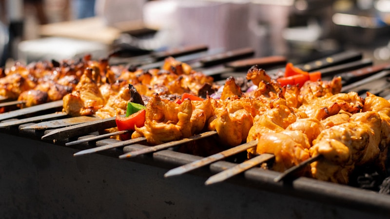 焼き鳥の冷凍保存はどうする？生と加熱後のコツと温め方まで