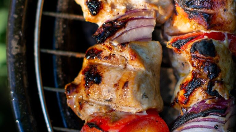 焼き鳥の冷凍保存はどうする？生と加熱後のコツと温め方まで