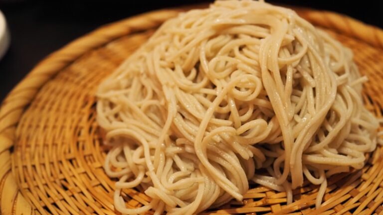 蕎麦一人前は何グラム？乾麺生麺の目安と量り方ガイド