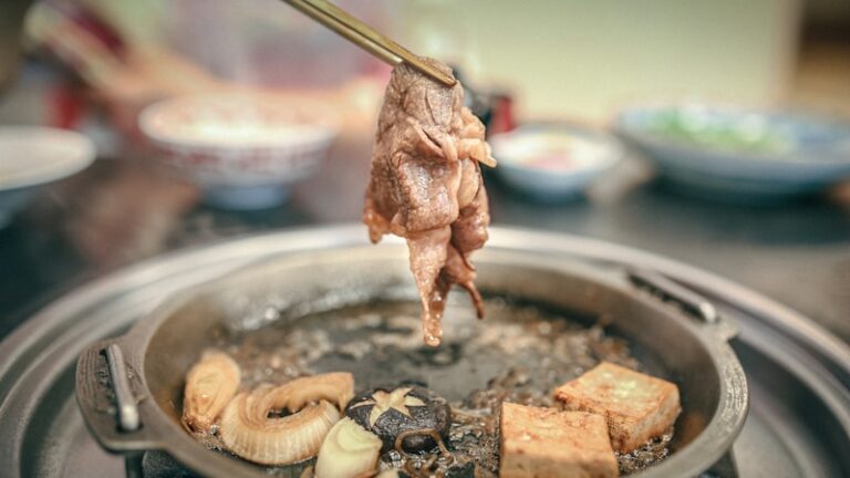 すき焼きの肉の量は何グラム？1人前の目安と調整のコツ
