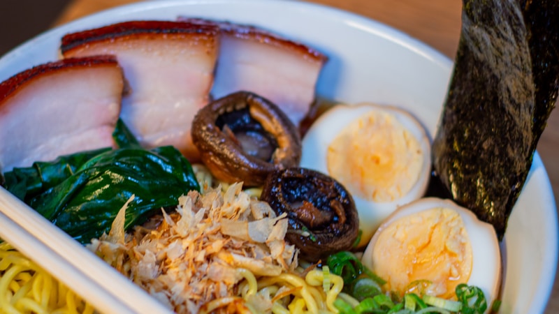 ほうれん草入りラーメンをもっと美味しくする下処理と選び方
